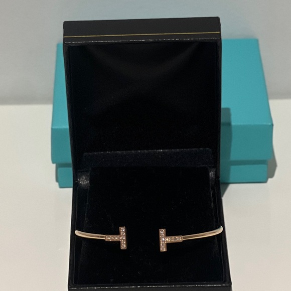 Tiffany & Co. T Diamond Wire Bracelet - 18K Rose Gold, Medium, 0.24ct - Picture 2 of 12